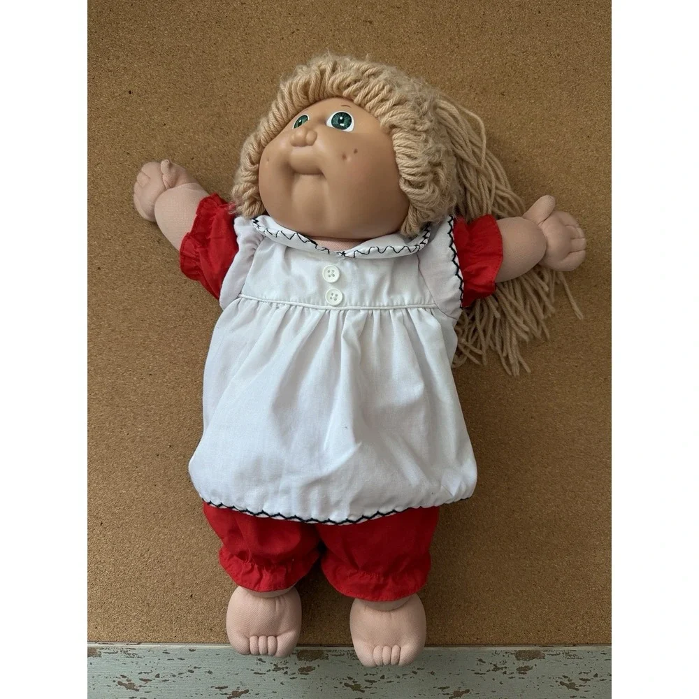 Cabbage Patch Kids‎ 1982 Girl Doll Tan Hair Green Eyes Dimples